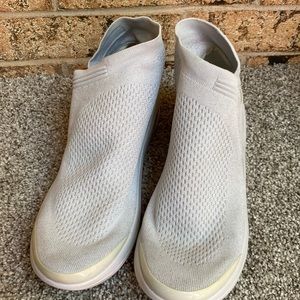 BZEES SNEAKER GRAY WITH SILVER FLAKES SIZE 11